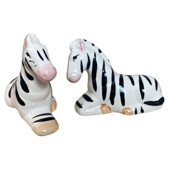 Vintage Zebra Salt & Pepper Shakers 2" Ceramic Pair  Retro Kitchen - Picture 4 of 7